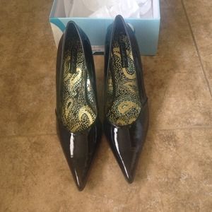 RESERVED Pointed black heels