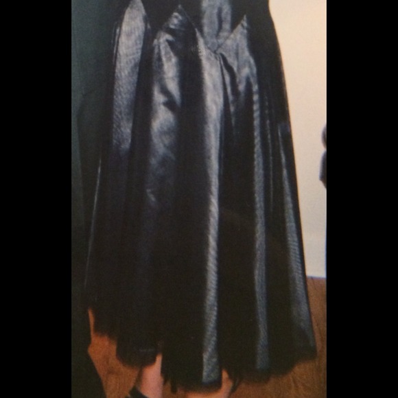 Vera Wang evening gown - Picture 3 of 4