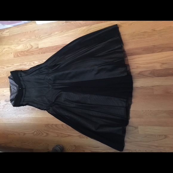 Vera Wang evening gown - Picture 2 of 4