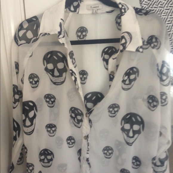 Skull blouse - Picture 2 of 2