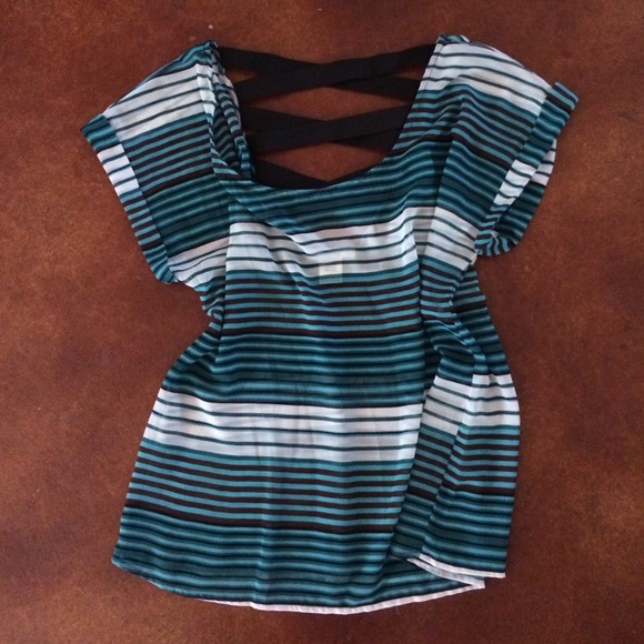 Chiffon cuffed sleeve top