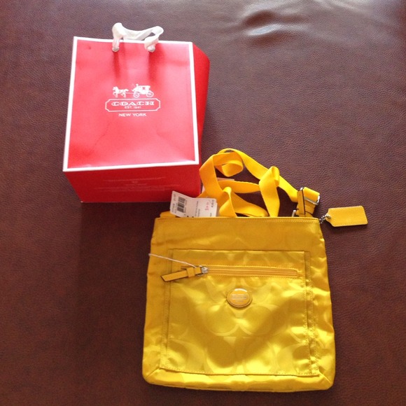 NWT COACH Signature File Bag