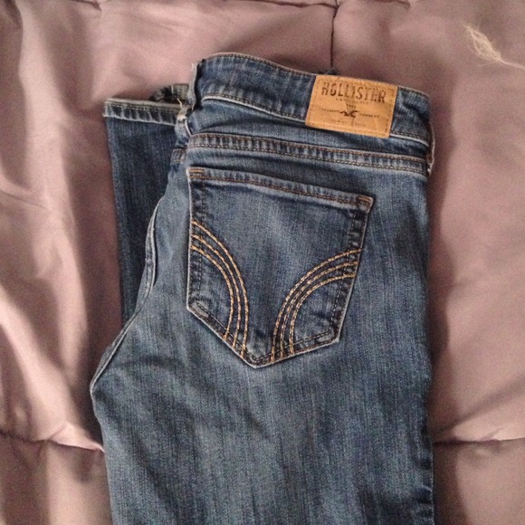 Hollister jeans!! Size 3s