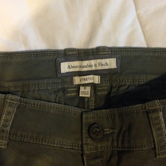 Abercrombie shorts size 8 hunter green - Picture 3 of 3