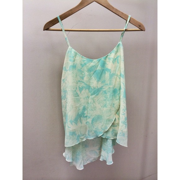♻️DONATED♻️ Love21 Floral Tiered Crop Cami - Picture 2 of 4