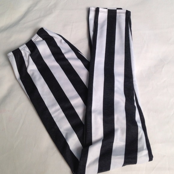 Black and White stripes pants