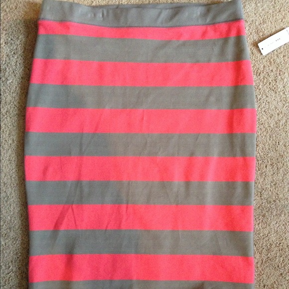 Striped coral tan skirt NEW WITH TAGS!