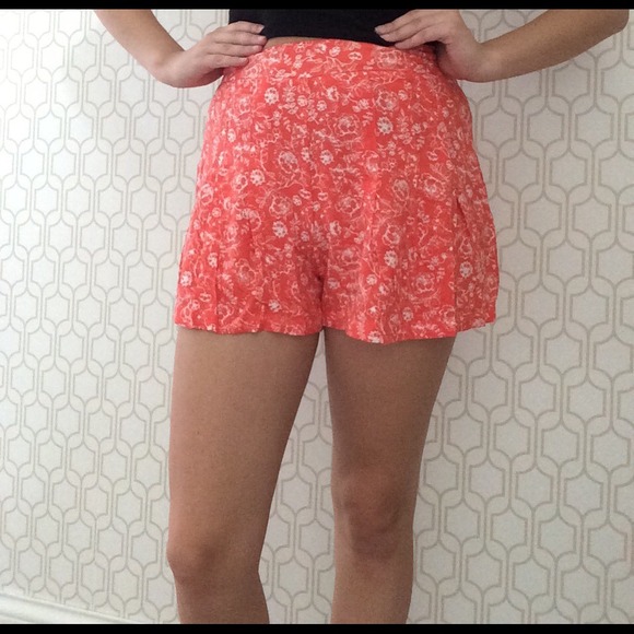 🌸Pink floral shorts🌸