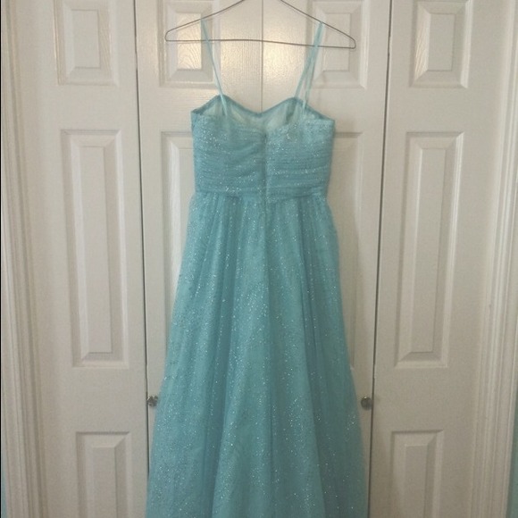 Formal Dress - Picture 3 of 4