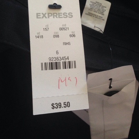 BNWT✨EXPRESS EDITOR METRO SHORT SZ 6✨ - Picture 3 of 3