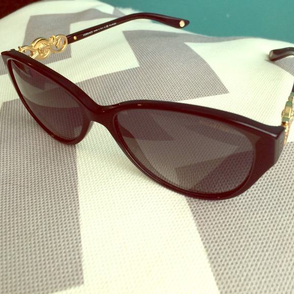 Versace polarized cat eye sunglasses