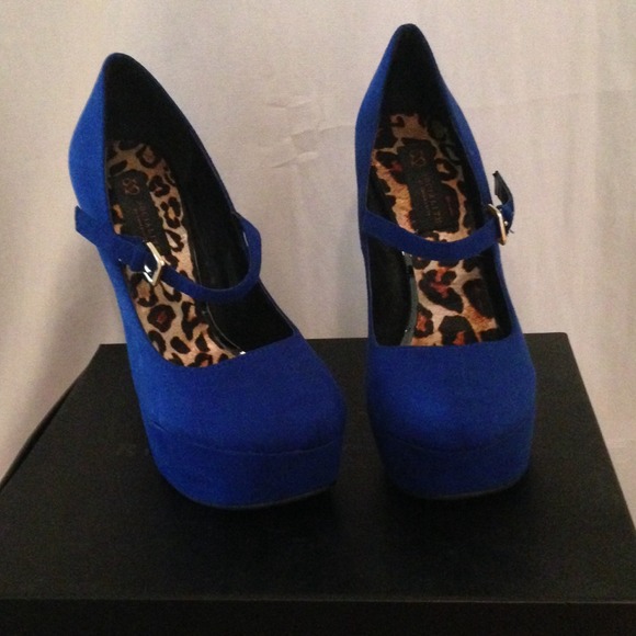 Blue Mary Jane heals shoe dazzle