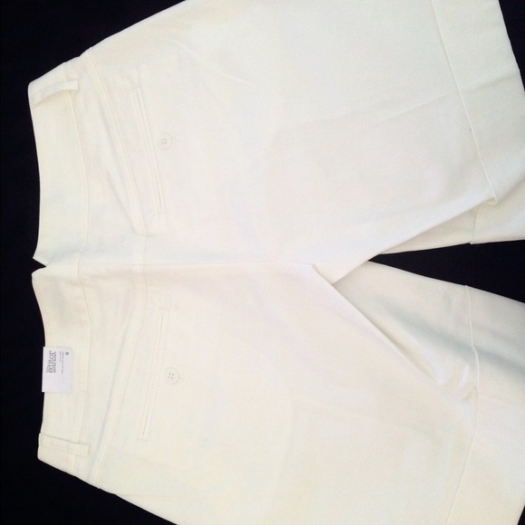 ✨BNWT EXPRESS EDITOR METRO SHORT SZ 6✨ - Picture 2 of 3