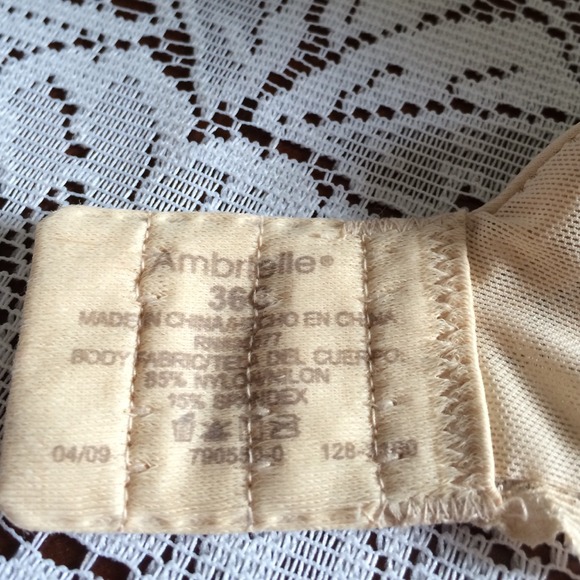 Ambruelle Beige/nude padded underwire bra! 36C EUC - Picture 3 of 5
