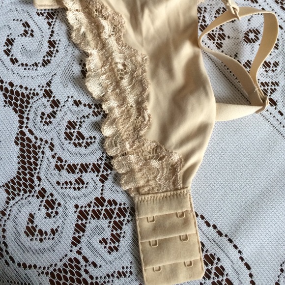 Ambruelle Beige/nude padded underwire bra! 36C EUC - Picture 4 of 5