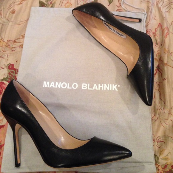 Manolo Blahnik Shoes - 💃SOLD💃Manolo Blahnik Black Leather BB pumps 36.5