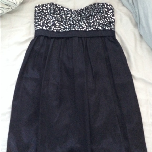 Sparkly Bubble Dress - Picture 2 of 4