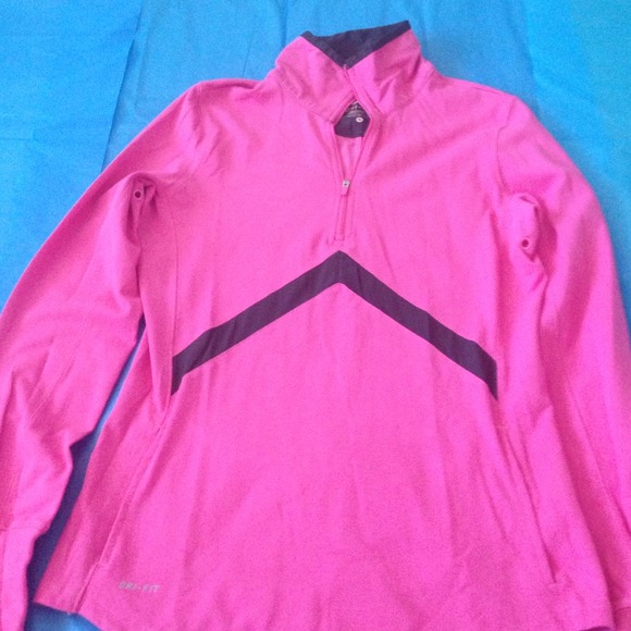 Women's Nike Dri-Fit Pink and Black top