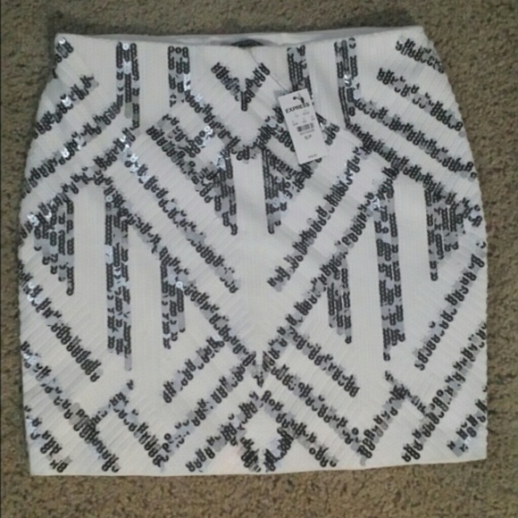 BUNDLE?! Aztec high waisted sequin body con skirt