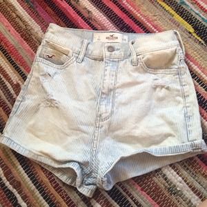 🎊Blue and white striped shorts from Hollister🎊