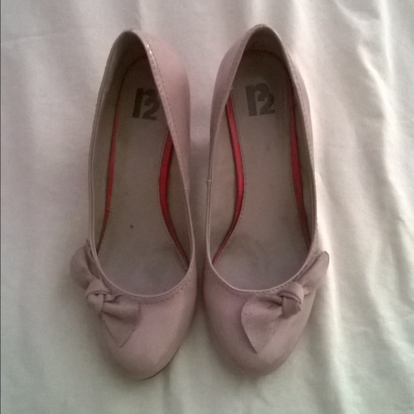 Beige pumps