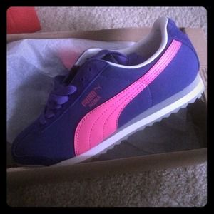 Womens Puma Roma Nbk Purple Pink size 8.5