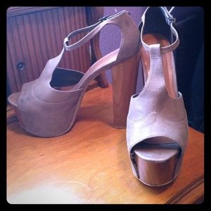 Jessica Simpson Dany- Coffee Summer Heels