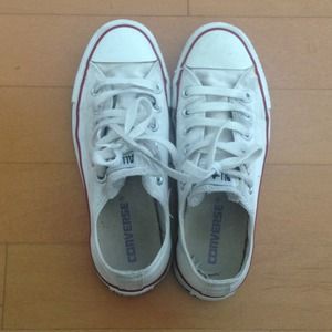 ❌SOLD❌ White Converse Chuck Taylor Low Sneaker
