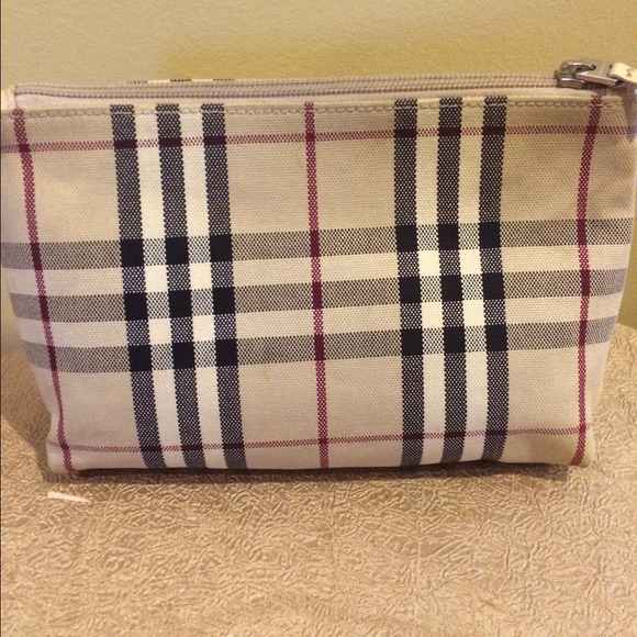 💥Authentic💥 Burberry Clutch!