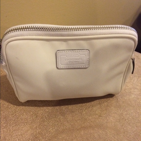 💥Authentic💥 Coach Clutch!