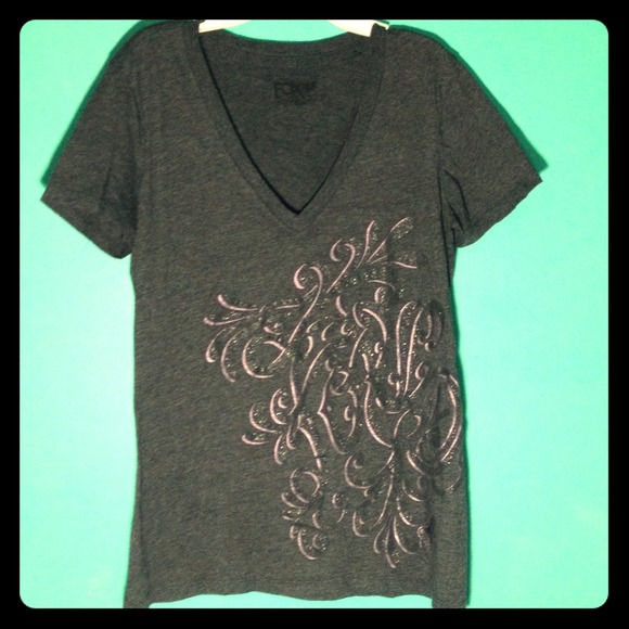 V-neck T-shirt