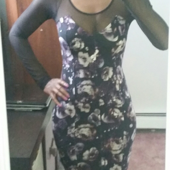 H&M Fitted Floral Patterned Dress - Picture 4 of 6