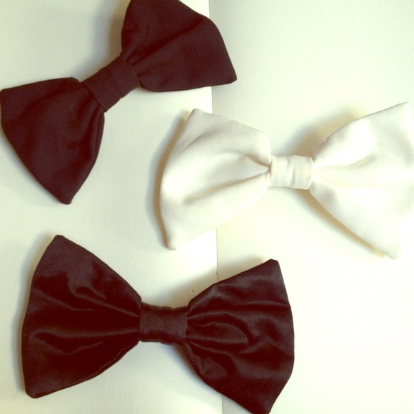 ❌SOLD❌American Apparel Bows