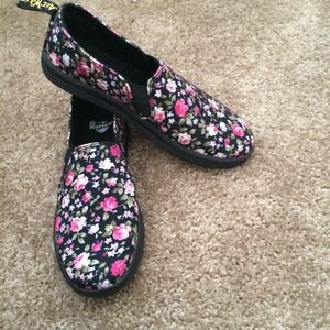 Dr.Martens floral slip ons