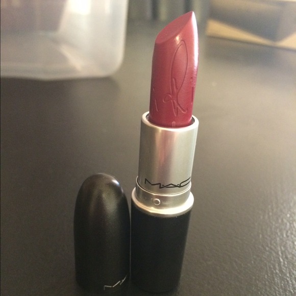 *SOLD*MAC Riri Heaux Lipstick LE BNIB