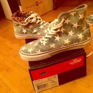 BRAND NEW AUTHENTIC HI TOP BLUE STARS VANS!