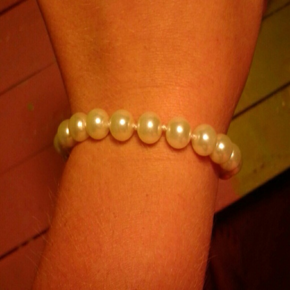 Pearl bracelet