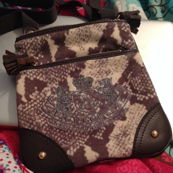 👑JUICY COUTURE BROWN AND GRAY OVER THE SHOULDER👑