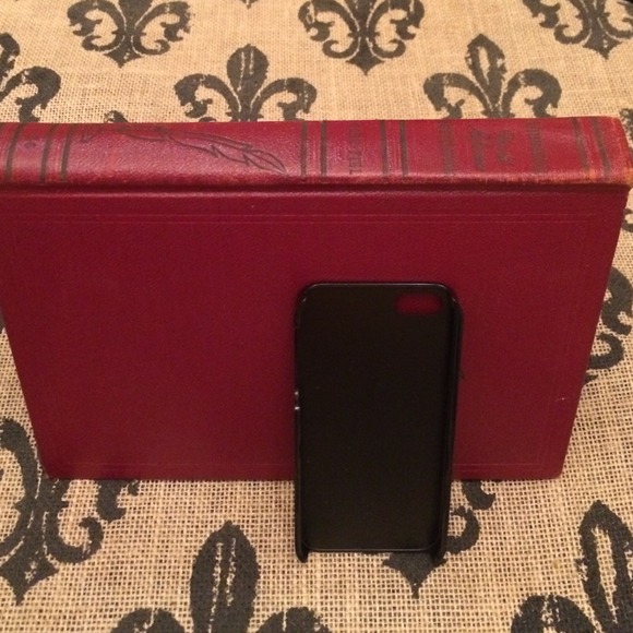 Keeping for now.....Coach IPhone 5 Case - Picture 2 of 3