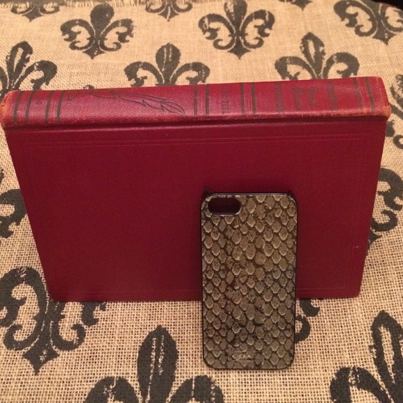 Keeping for now.....Coach IPhone 5 Case - Picture 3 of 3