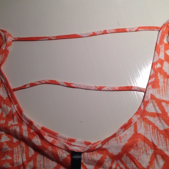 Pink Crop Top - Picture 3 of 3