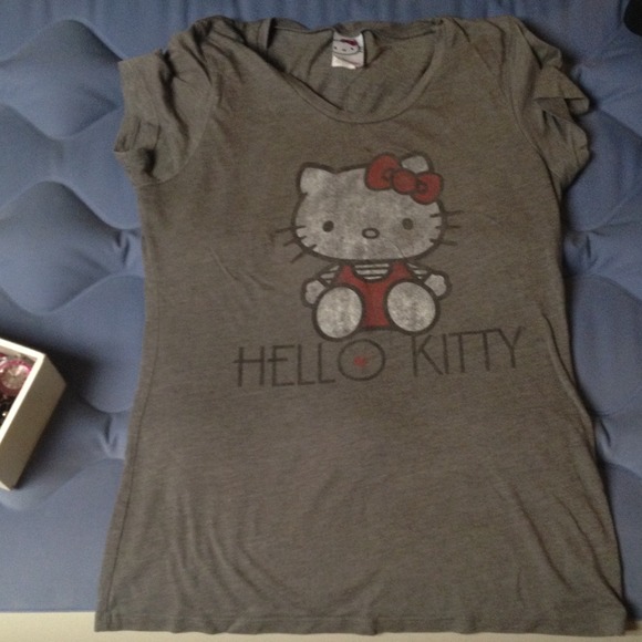 Grey Hello Kitty tee