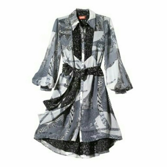 Black and white hi/lo long sleeve shirt dress