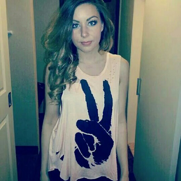 Tanks peace sign