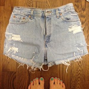 Levi high waisted shorts