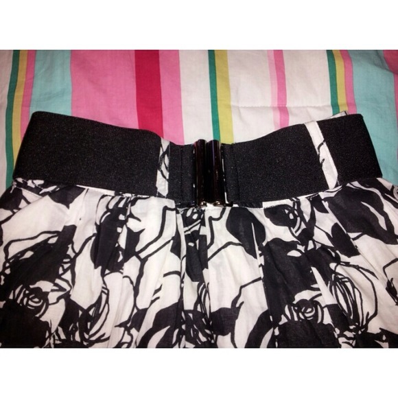 Floral black and white skirt