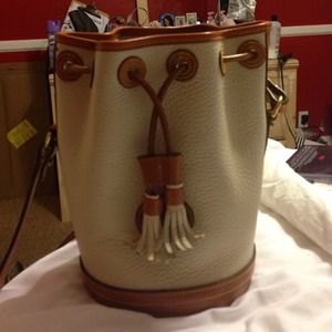 Vintage bucket bag