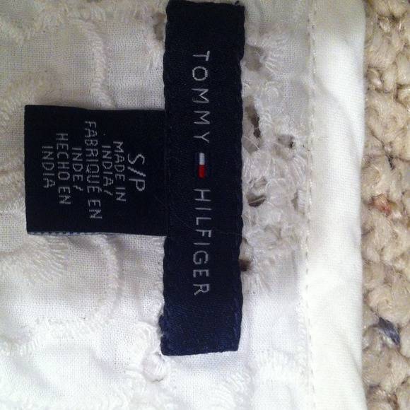 Tommy Hilfiger Floral Ventilated Blouse - Picture 4 of 4