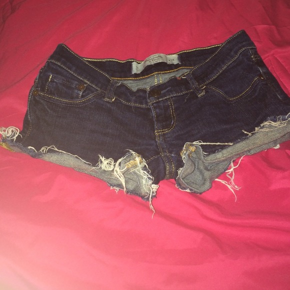 A&F distressed short shorts