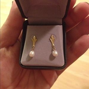 Pearl earrings